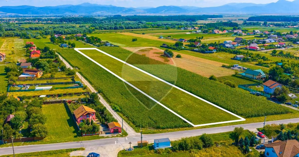 Teren Construcții intravilan de vânzare de 10800 mp, în Podu Oltului