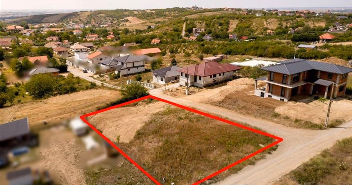 Teren intravilan de vânzare de 951 mp, în Paleu