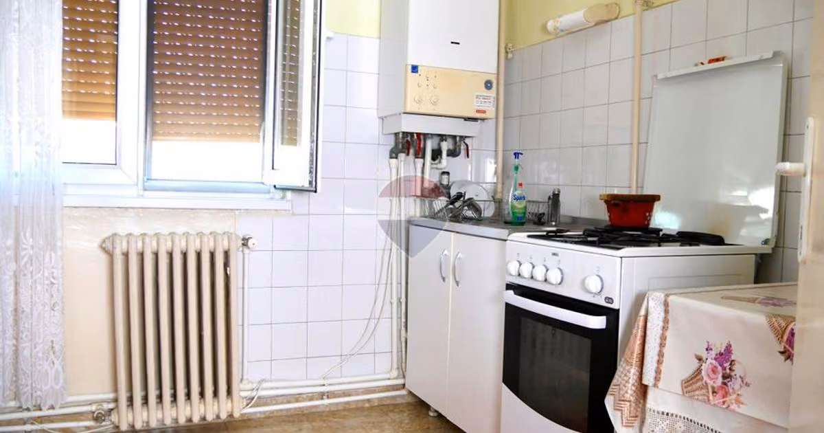 Apartament de vânzare cu 2 camere, mobilat în zona Central, Alba Iulia