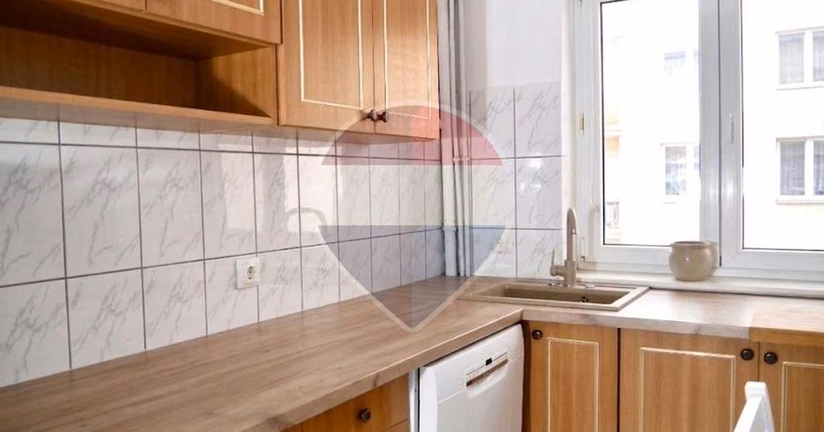 Apartament de vânzare cu 3 camere în Sebeș