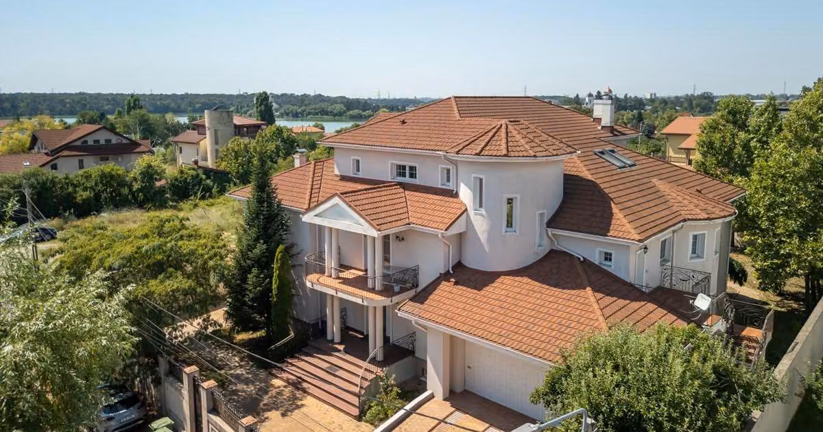 Casă individuală de vânzare cu 11 camere în Cernica