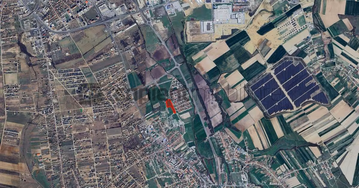 Teren Construcții intravilan de vânzare de 13045 mp, în Sânmartin