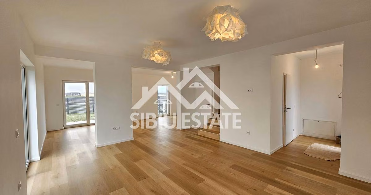 Duplex de vânzare cu 4 camere în Șura Mică