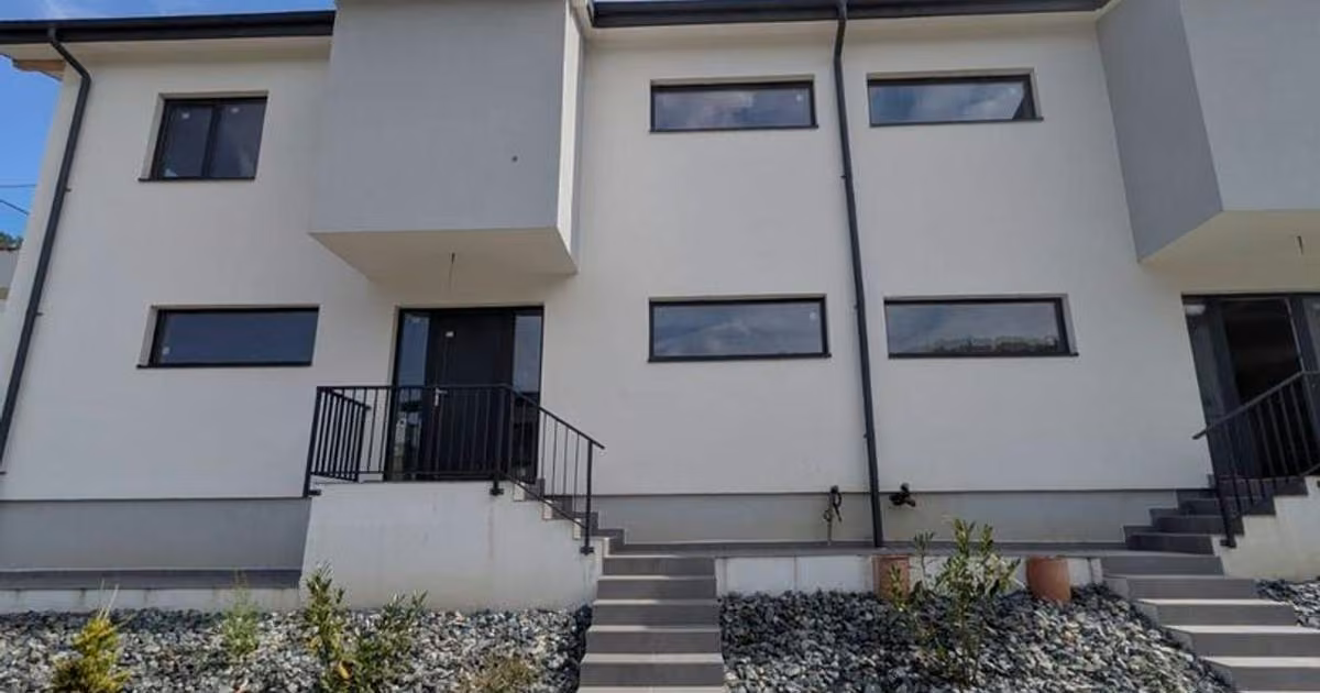 Duplex de vânzare cu 4 camere în Florești