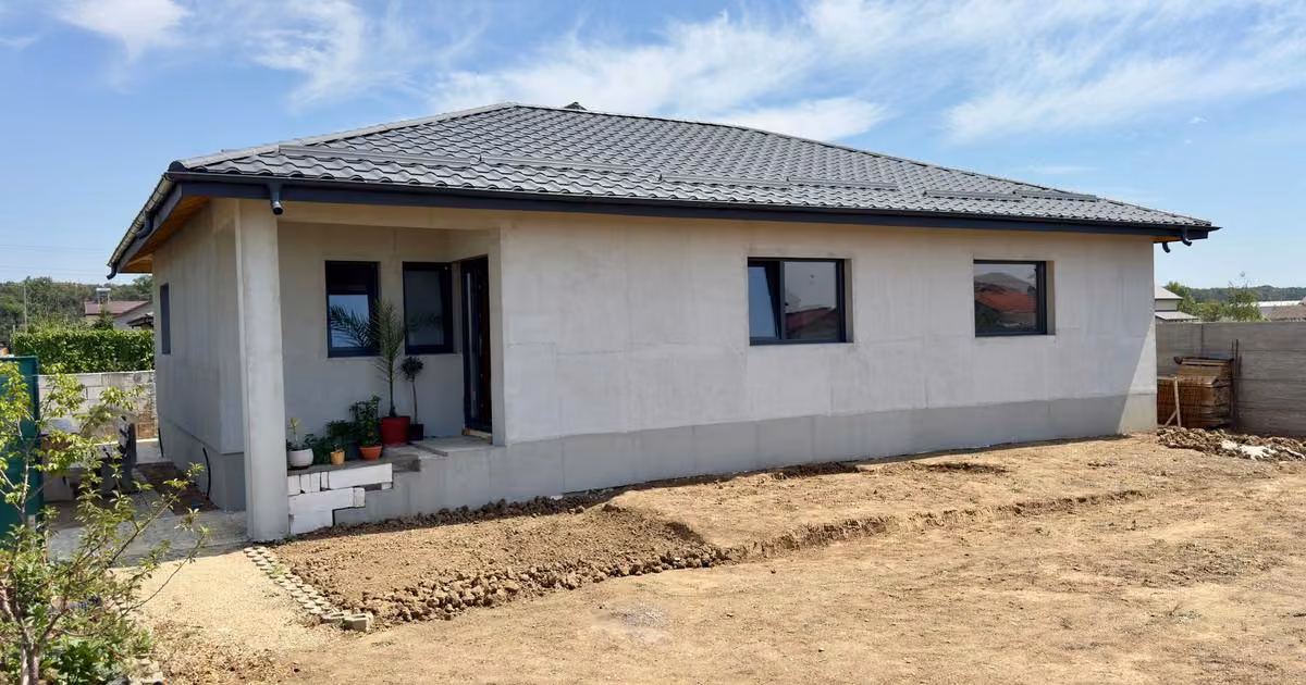 Casă individuală de vânzare cu 3 camere în Bâcu