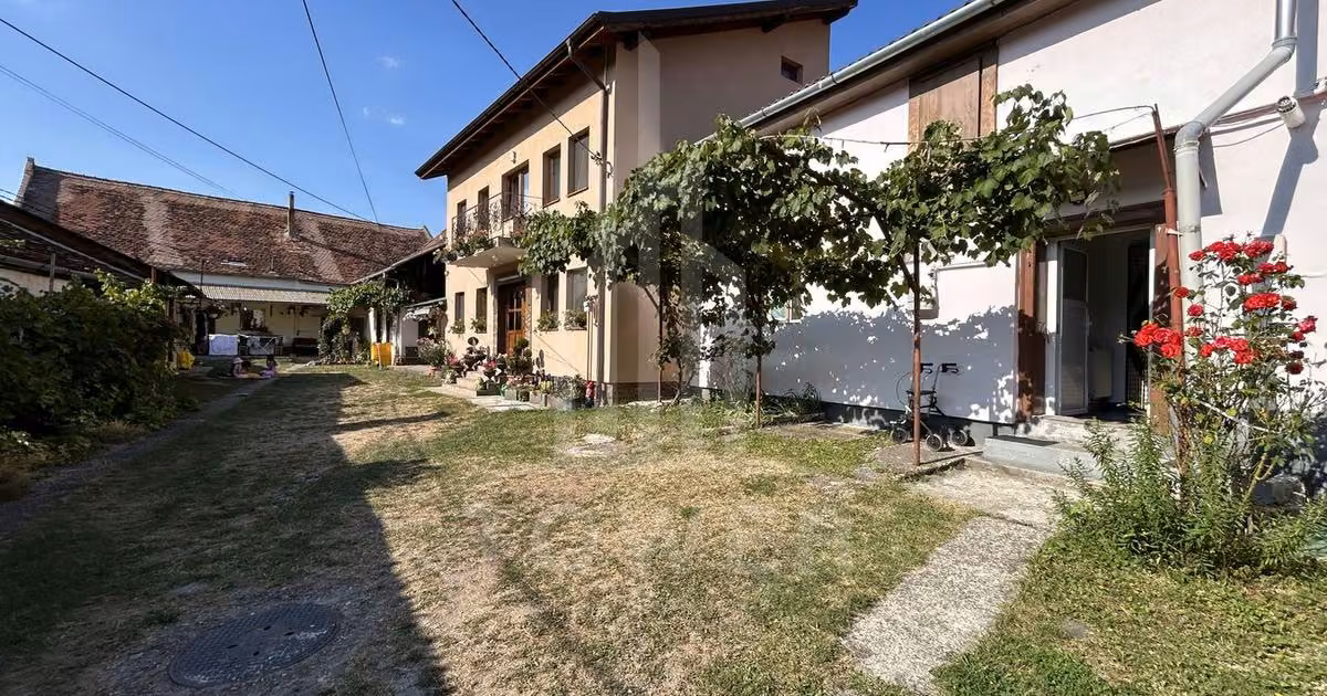 Casă individuală de vânzare cu 2 camere, mobilată în Cisnădie