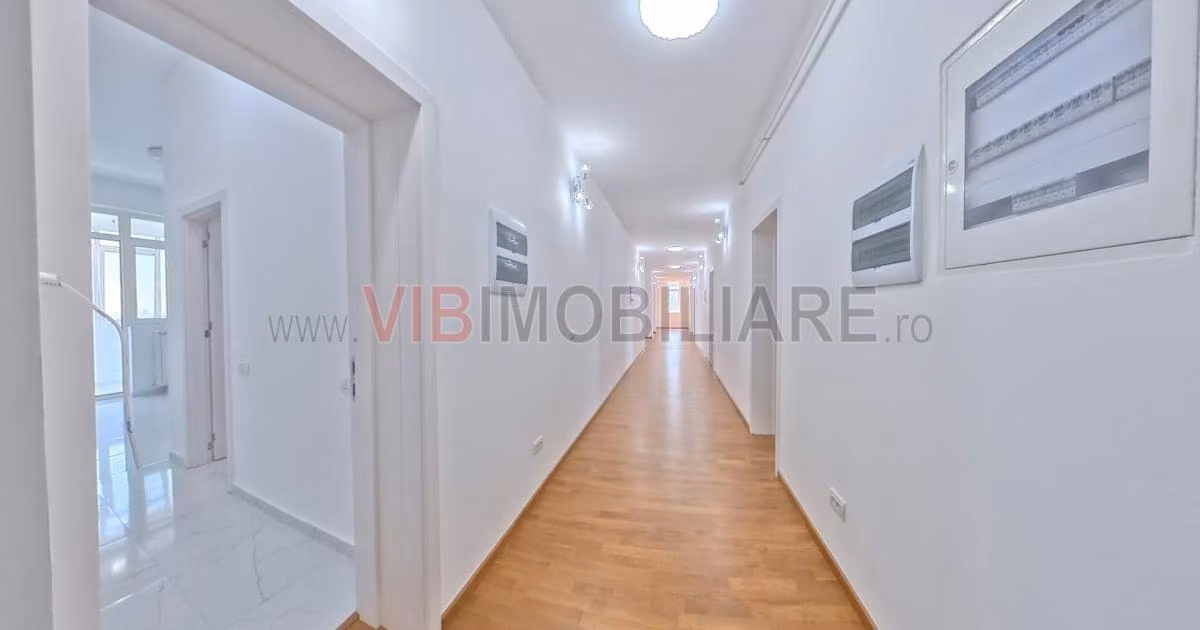 Apartament de vânzare cu 5 camere în zona Tineretului, Sector 4
