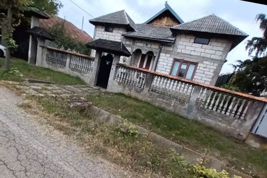 Se vinde casa de locuit  n Voiteg ,,pe DN59 la 44 minute de Timisoara