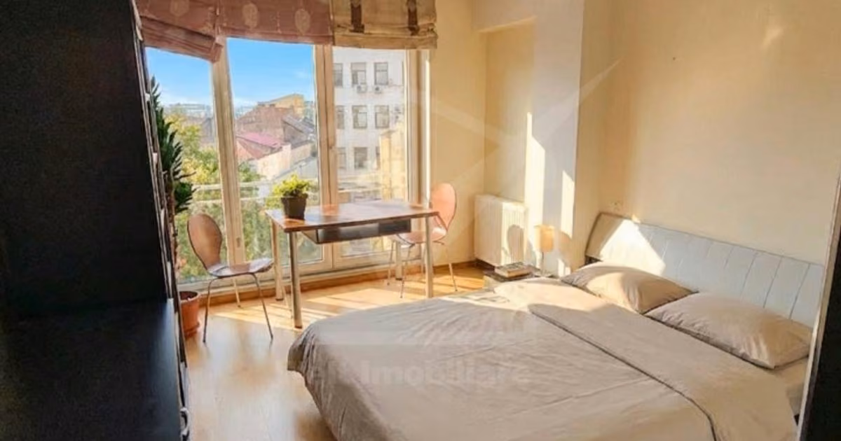 Apartament de vânzare cu 3 camere, mobilat în zona Central, Cluj-Napoca