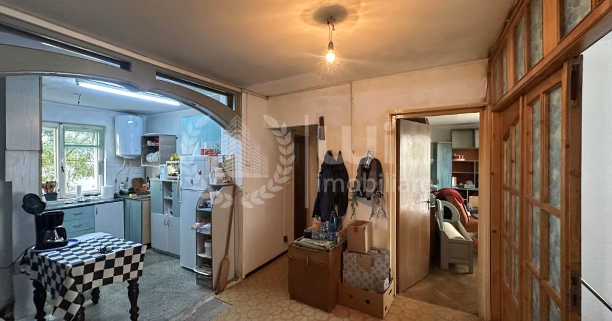 Apartament de vânzare cu 4 camere în zona Mănăștur, Cluj-Napoca