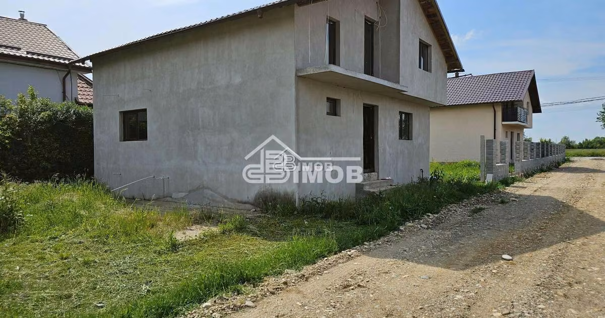 Casă individuală de vânzare cu 4 camere în Lazuri