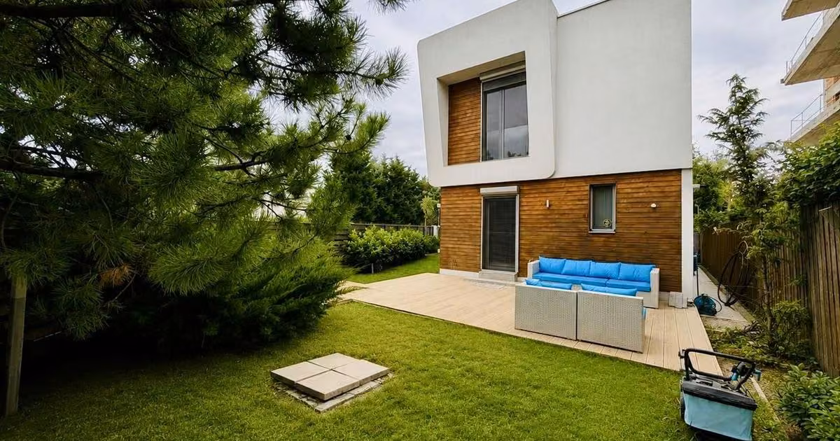 Casă individuală de vânzare cu 5 camere, mobilată în zona Iancu Nicolae, Sector 1