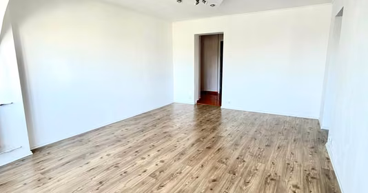 Apartament Titan