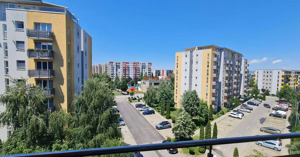 Apartament de vânzare cu 2 camere, mobilat în zona Avantgarden, Brașov