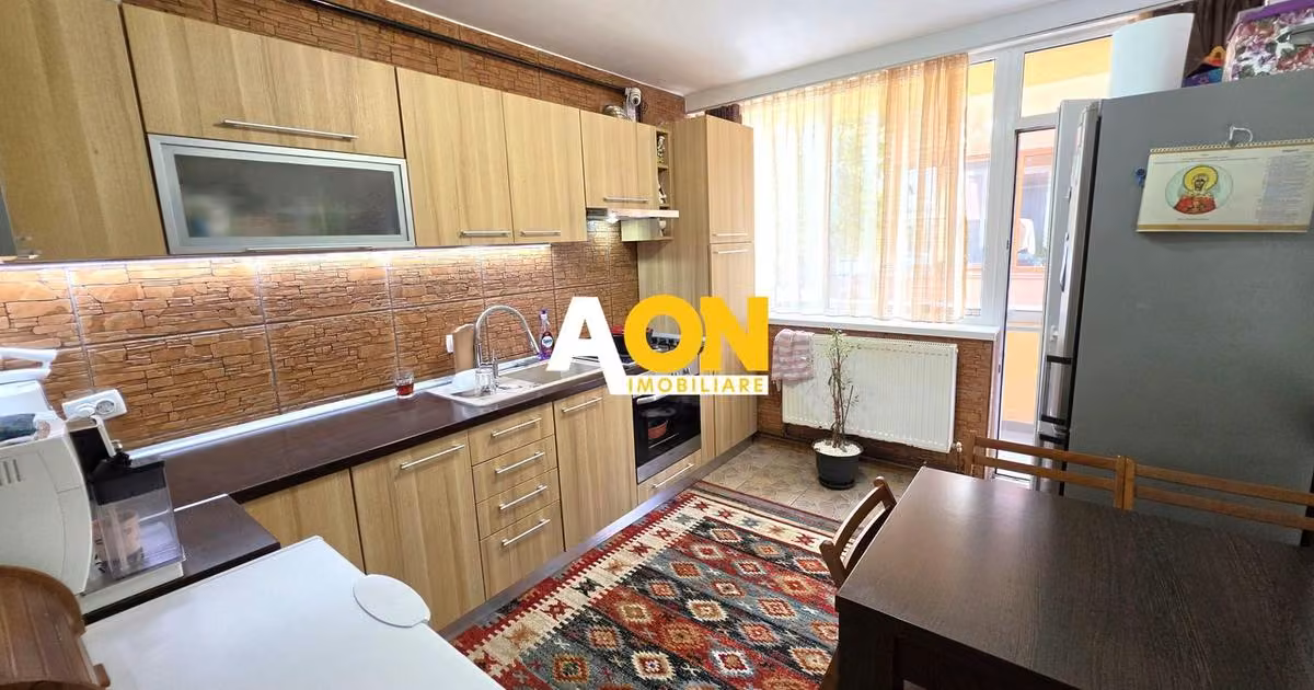 Apartament de vânzare cu 3 camere, mobilat în zona Ampoi 3, Alba Iulia