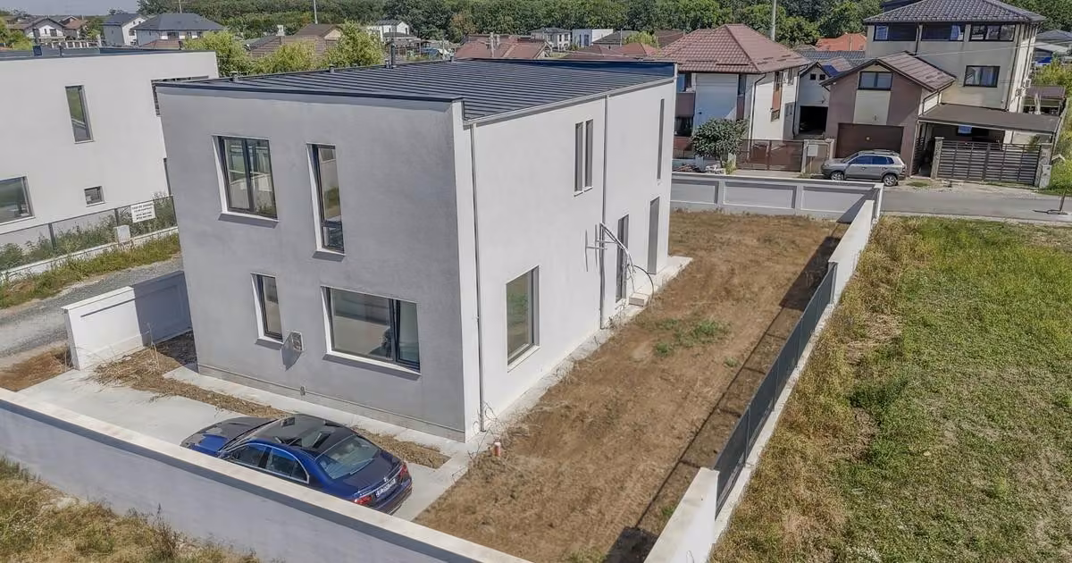 Casă individuală de vânzare cu 5 camere în Brănești