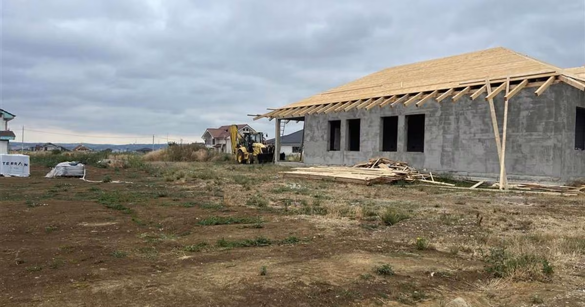 Teren Construcții intravilan de vânzare de 700 mp, în Sânmartin