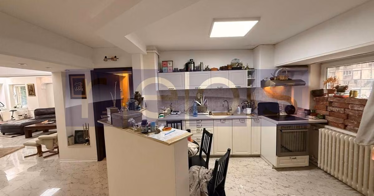 Apartament de vânzare cu 4 camere, mobilat în zona Unirii, Sector 3