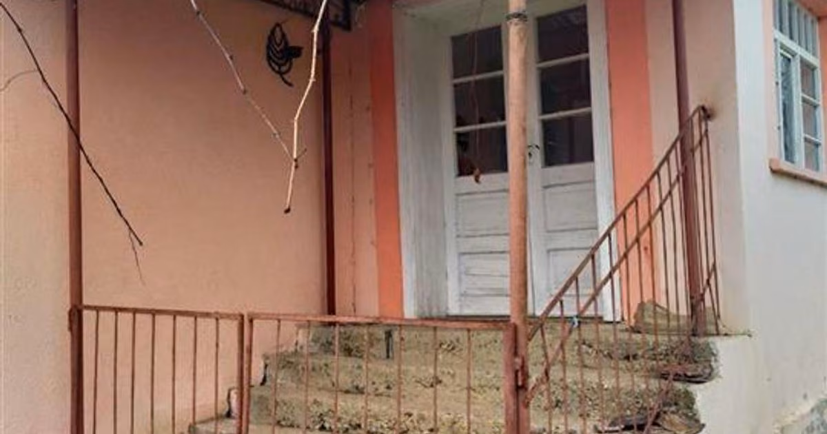 Casă individuală de vânzare cu 3 camere în Burzuc