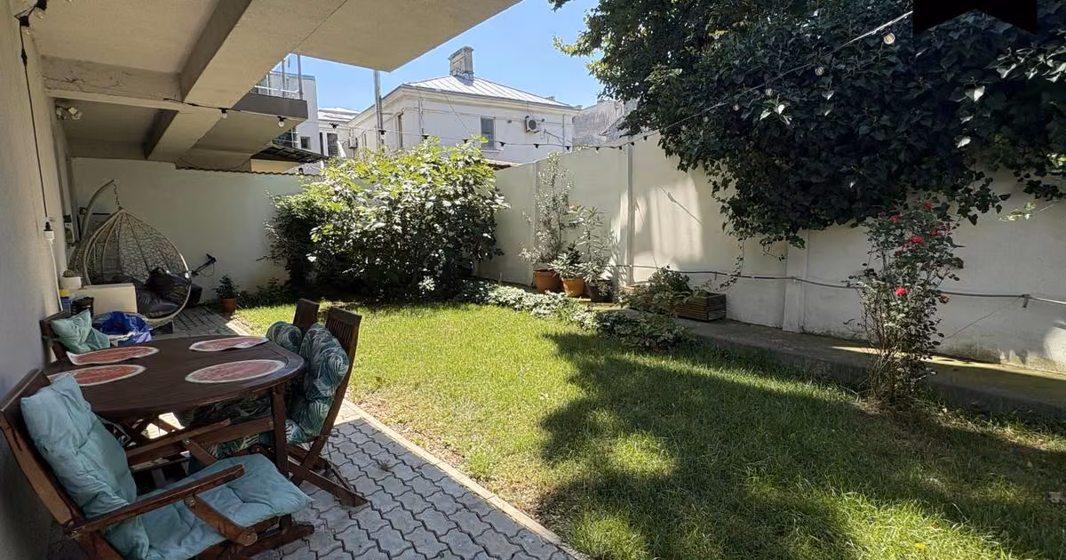 Apartament de vânzare cu 3 camere, mobilat în Ultracentral