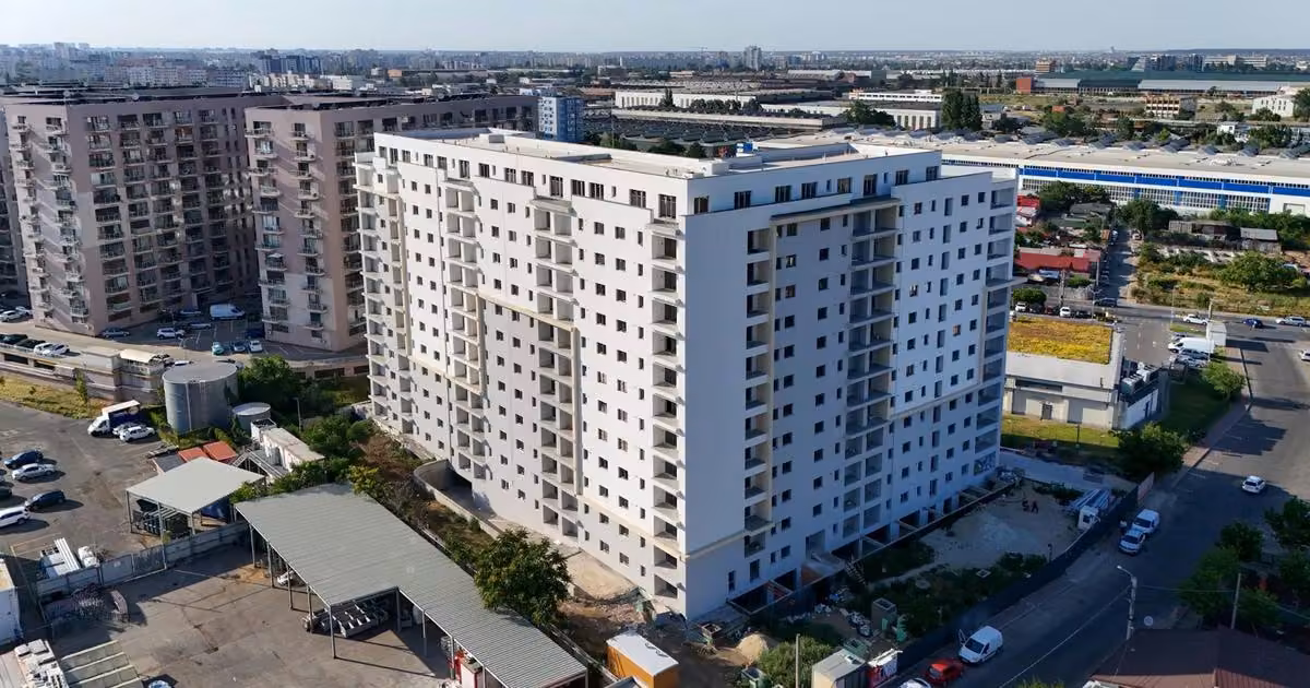 Apartament de vânzare cu 2 camere în zona Titan, Sector 3