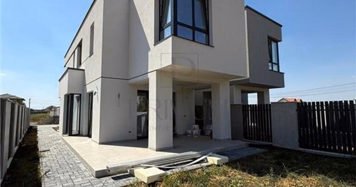 Casă individuală de vânzare cu 4 camere în Moșnița Nouă