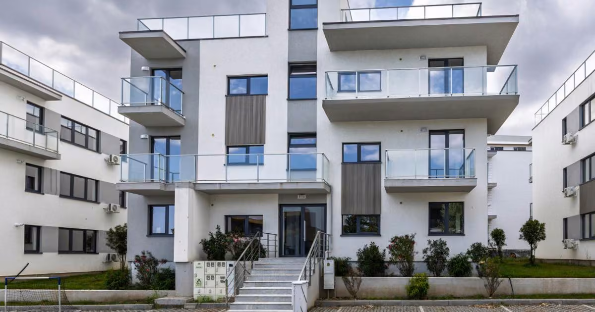 Apartament de vânzare cu 3 camere în Ovidiu