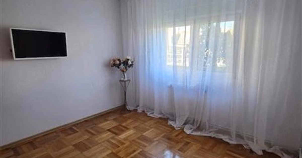 Apartament de vânzare cu 2 camere în zona Aurel Vlaicu, Arad