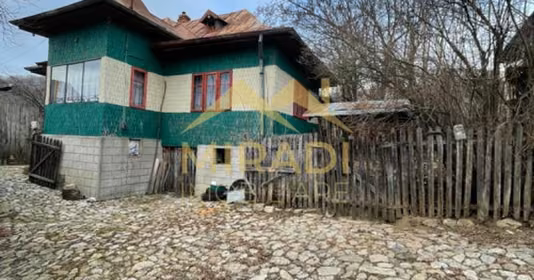 Casă Adunați