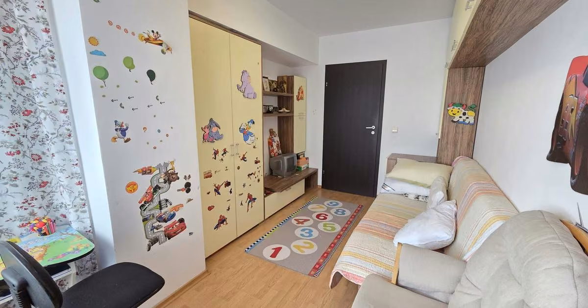 Apartament de vânzare cu 3 camere în zona Ultimul leu, Galați