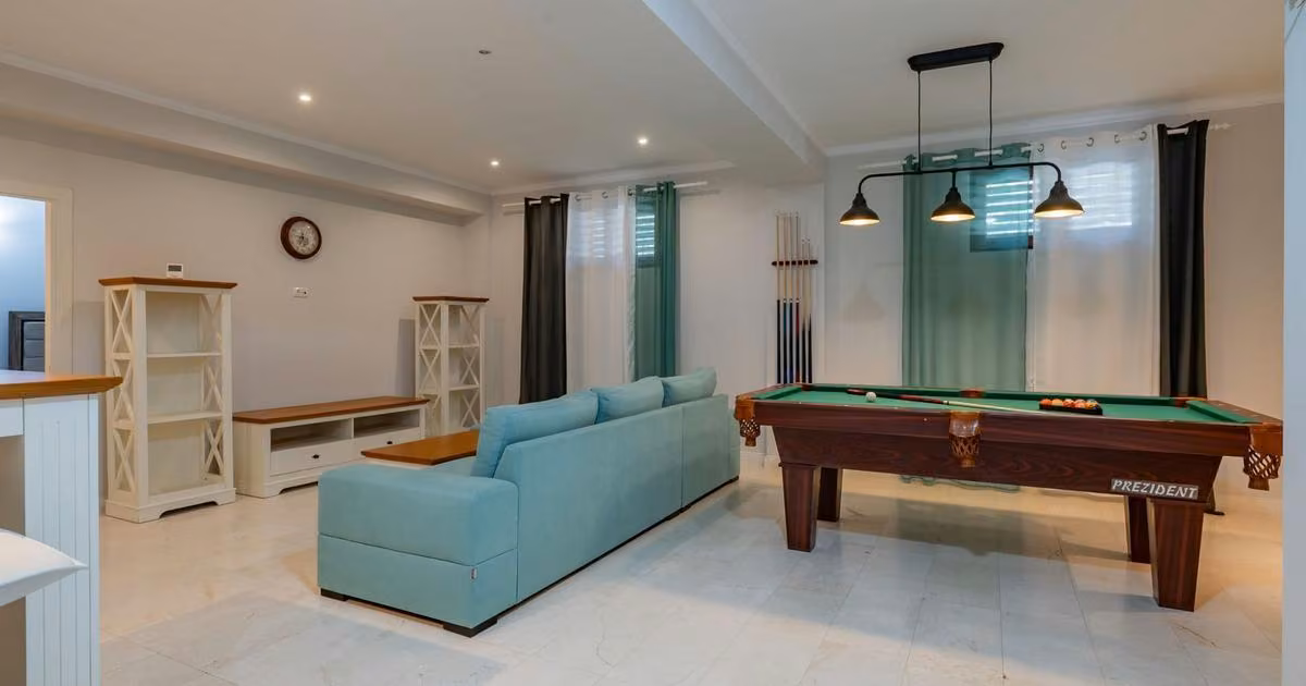 Apartament de vânzare cu 2 camere, mobilat în zona Peninsula, Constanța