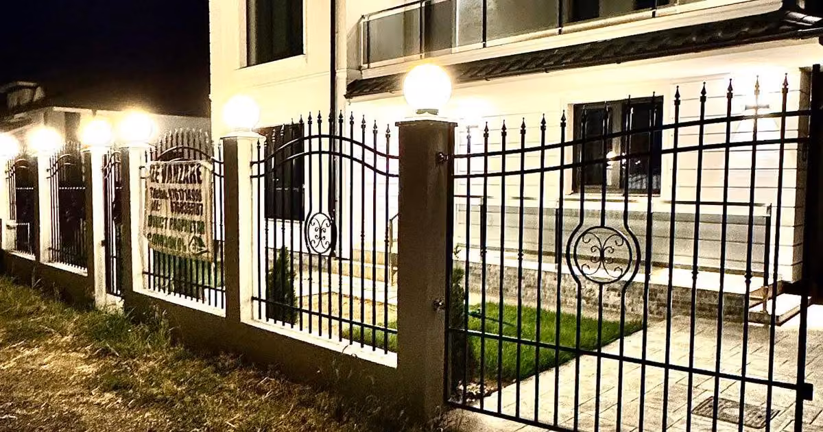 Casă individuală de vânzare cu 4 camere în Buftea