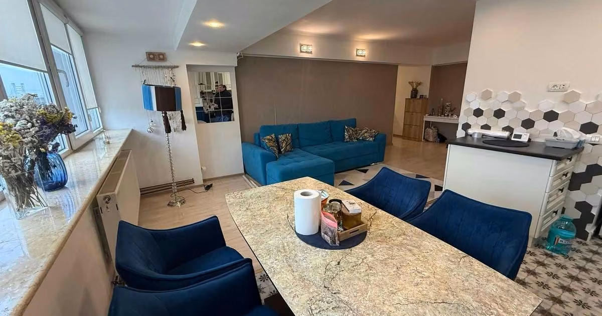 Apartament de vânzare cu 3 camere în zona Victoriei, Ultracentral