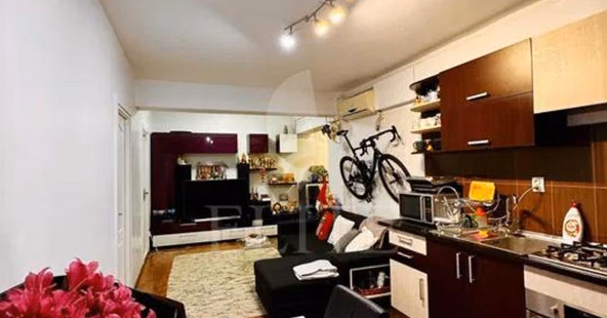 Apartament de vânzare cu 3 camere, mobilat în zona Mănăștur, Cluj-Napoca