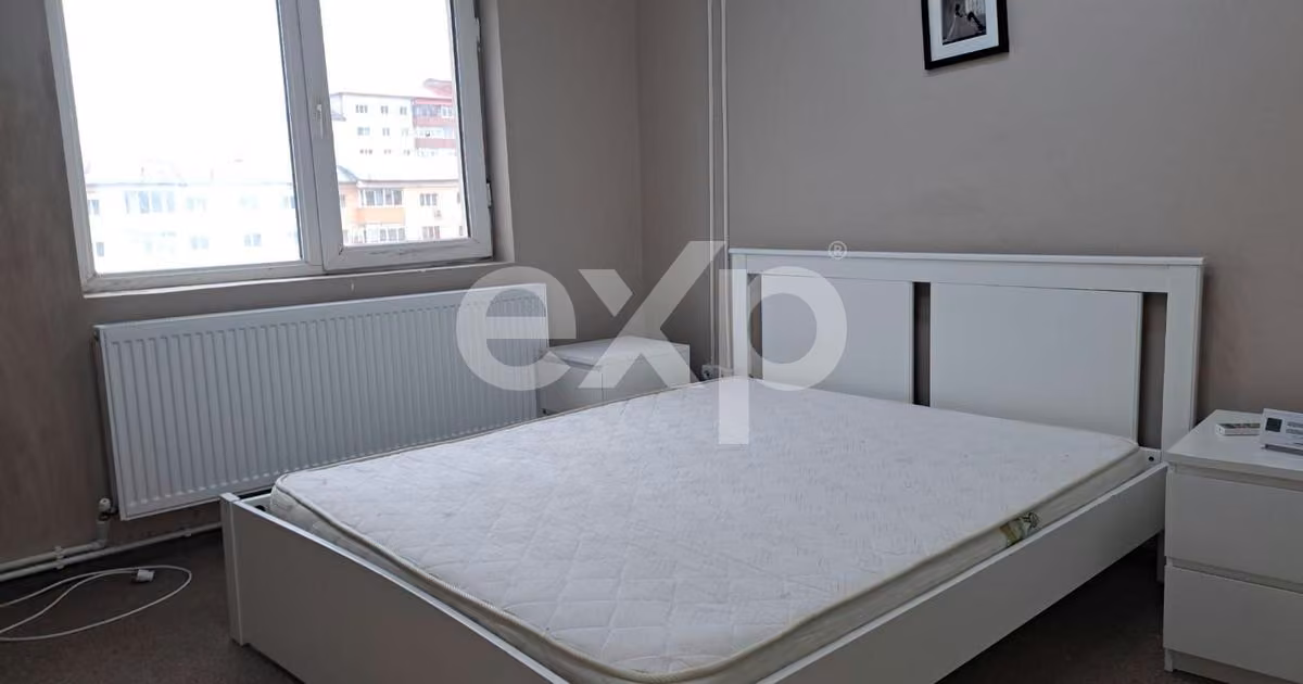Apartament de vânzare cu 3 camere, mobilat în zona Central, Târgoviște