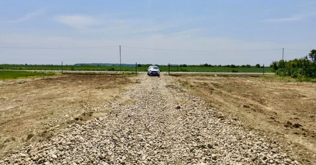 Teren Construcții intravilan de vânzare de 10088 mp, în Butimanu