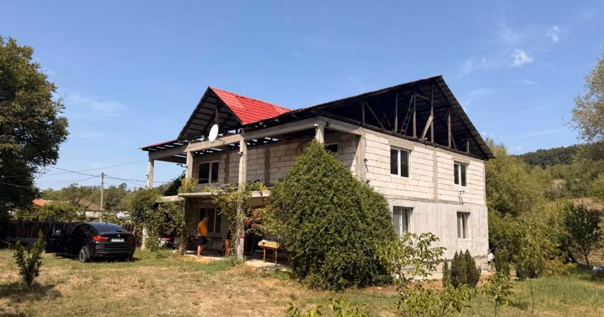 Casă individuală de vânzare cu 5 camere în Covrigi