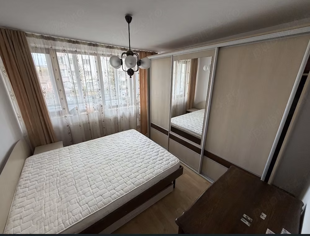 Inchiriez apartament 2 camere et 1 decebal 52mp