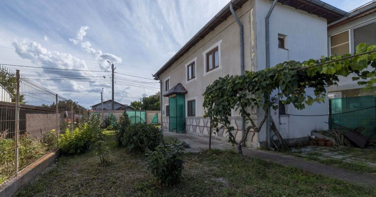 Casă individuală de vânzare cu 3 camere în Tărtășești