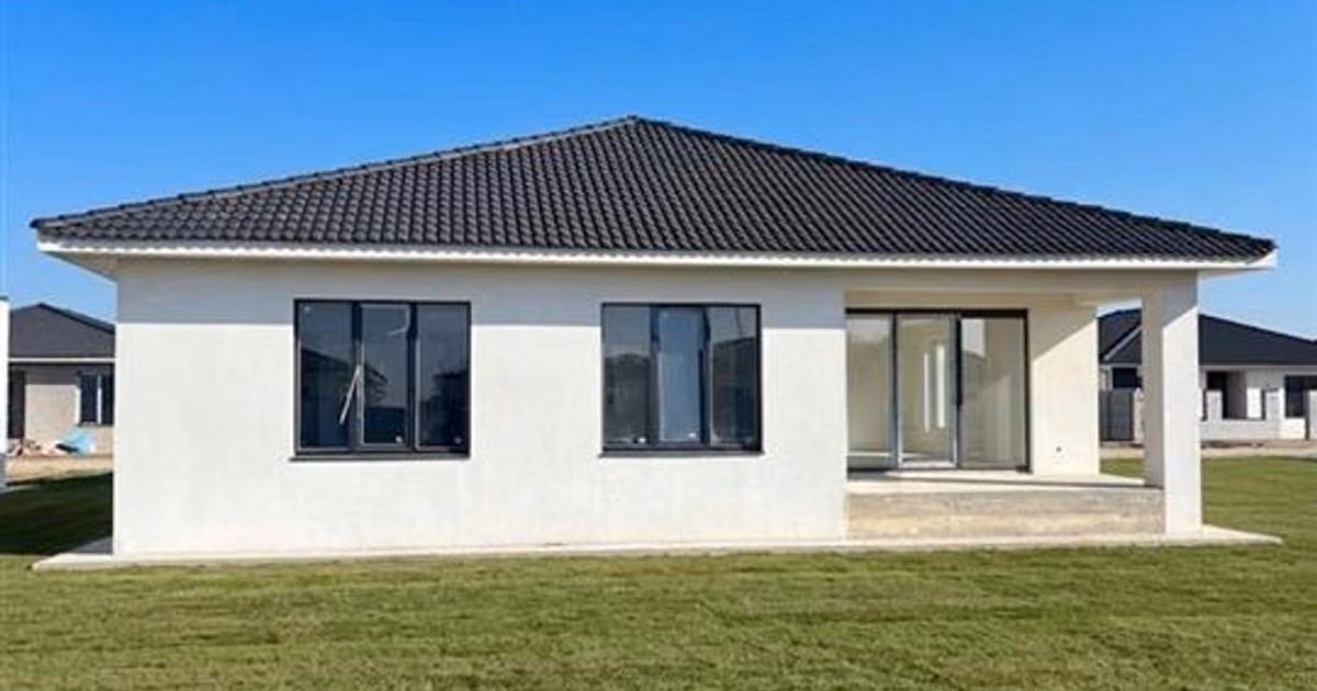 Casă de vânzare cu 4 camere în Sântandrei