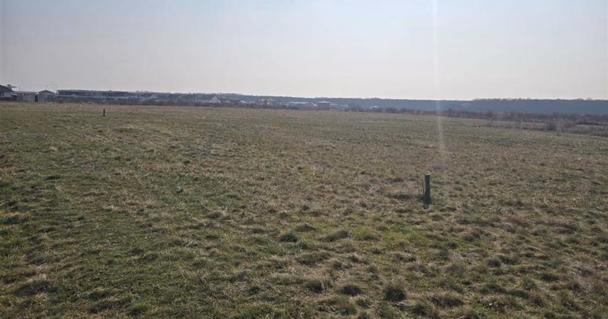 Teren extravilan de vânzare de 1012 mp, în zona Aeroport, Oradea