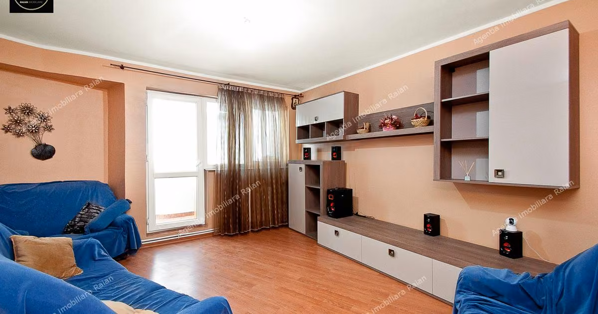 Apartament de vânzare cu 4 camere, mobilat în zona Micro 18, Galați