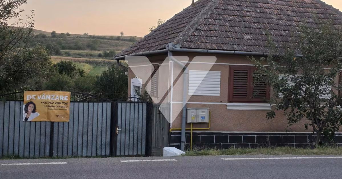Casă individuală de vânzare cu 3 camere, mobilată în Ruși