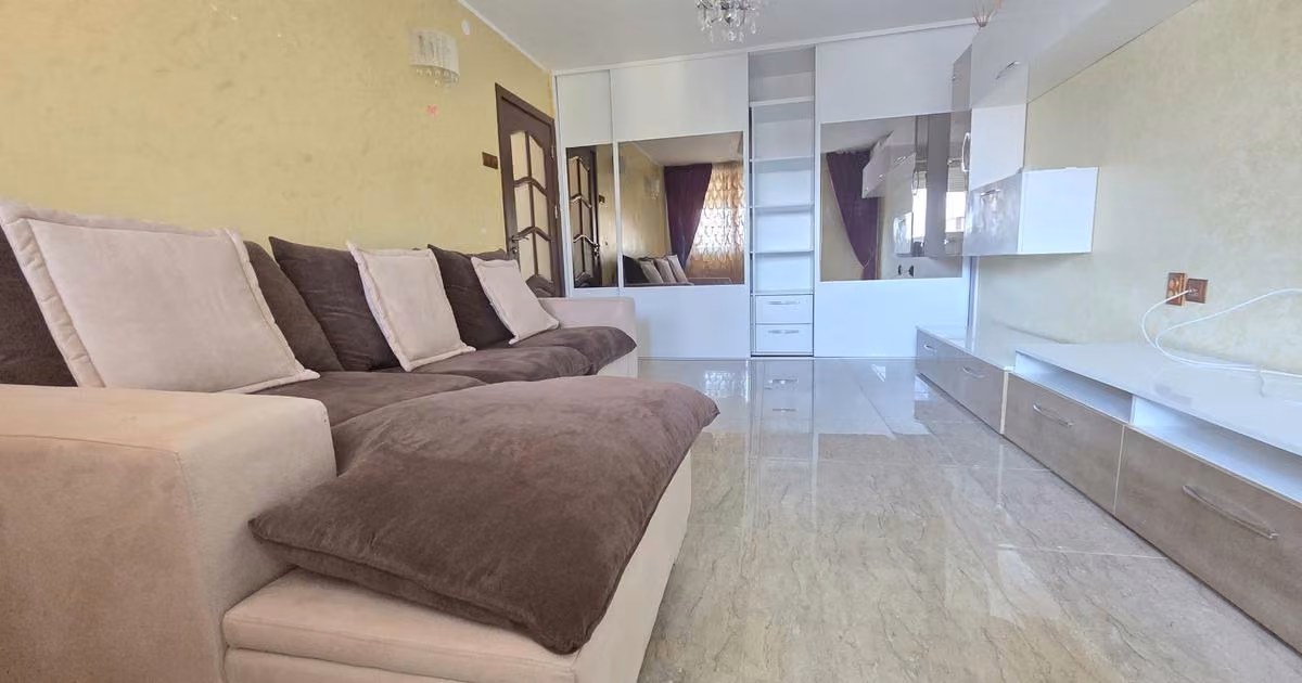 Apartament de vânzare cu 2 camere în zona Micro 18, Galați
