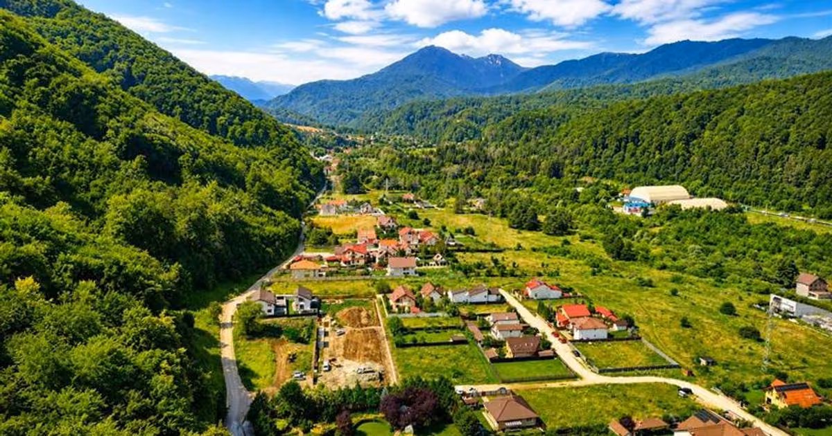 Casă individuală de vânzare cu 9 camere, mobilată în zona Exterior Est, Brașov