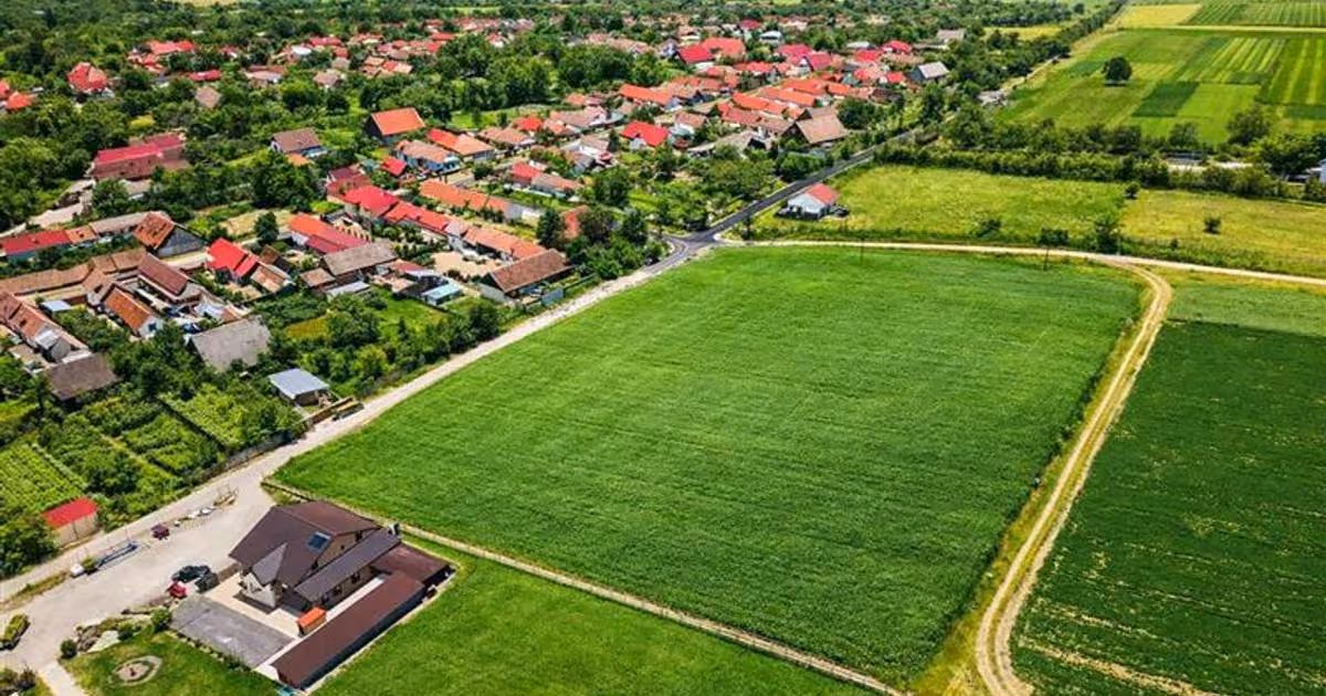 Teren Construcții intravilan de vânzare de 1100 mp, în Măieruș