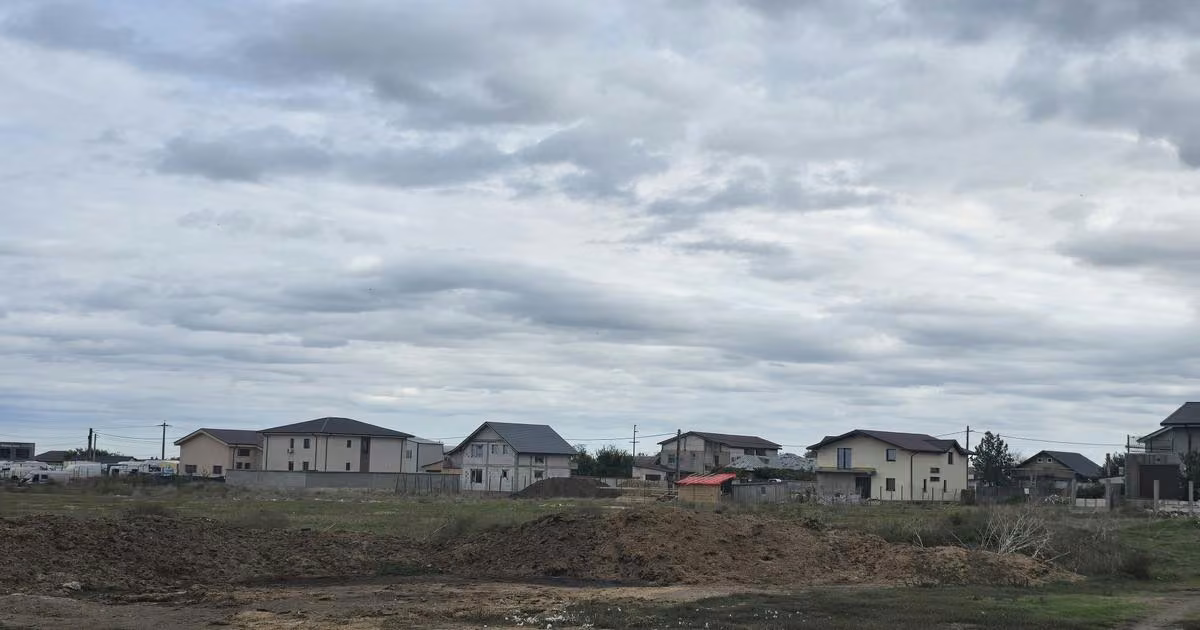 Teren Construcții intravilan de vânzare de 15000 mp, în Ovidiu