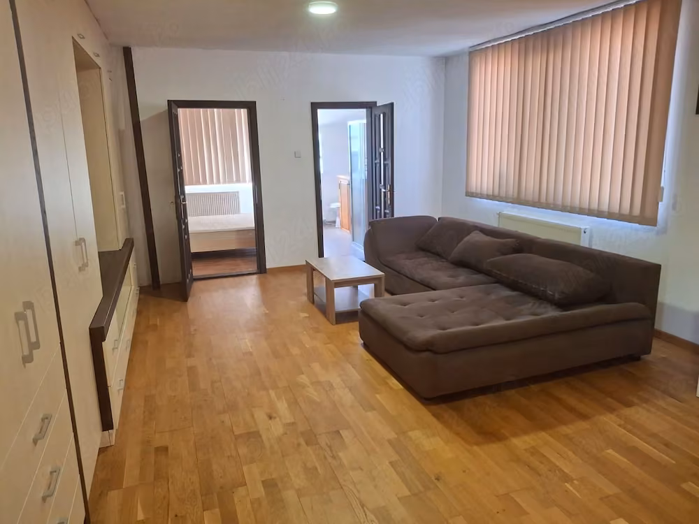 Dau în chirie apartament zona Cantemir