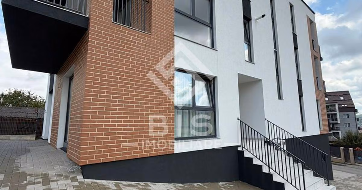 Apartament de vânzare cu 3 camere în zona Cetății, Bistrița