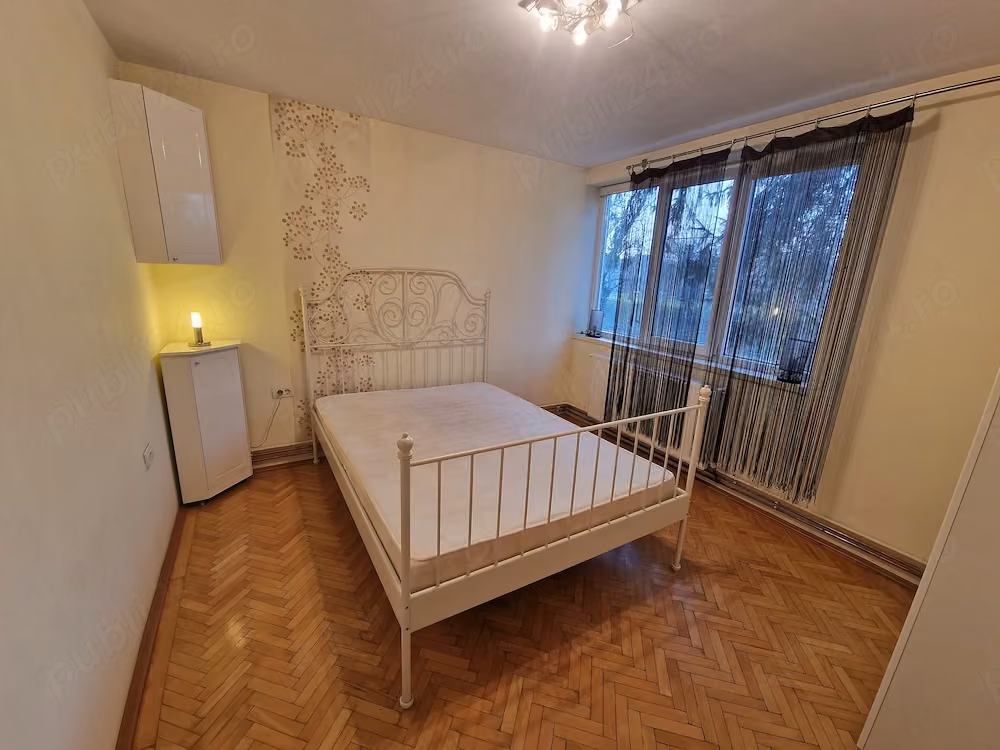 Central, lângă prefectură, 2 camere cu centrală proprie